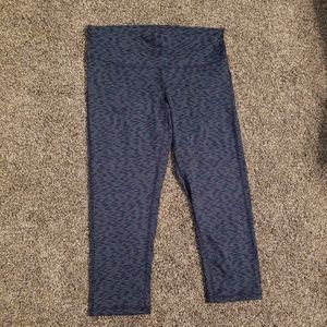 C9 champion navy active capris size m